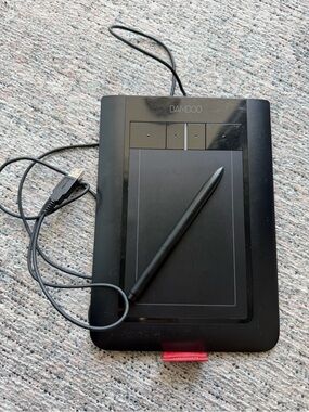 BAMBOO Black Graphics Drawing Tablet with Pen and USB